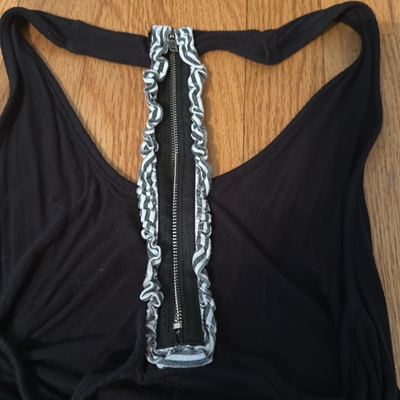 Seductions black and white small tank top - Picture 4 of 4